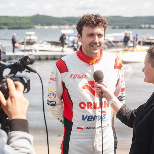 Bartłomiej Marszałek na spotkaniu z dziennikarzami w Nadolu