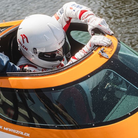 Bartłomiej Marszałek na spotkaniu z dziennikarzami w Nadolu