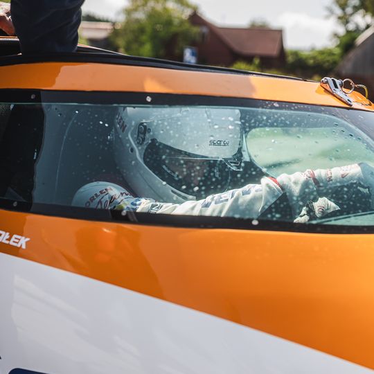 Bartłomiej Marszałek na spotkaniu z dziennikarzami w Nadolu