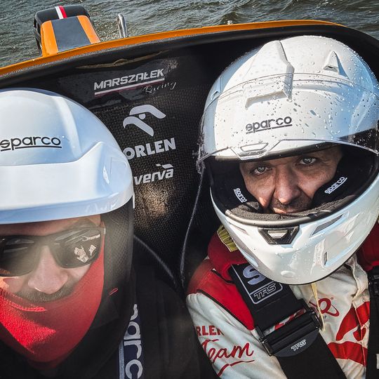 Bartłomiej Marszałek na spotkaniu z dziennikarzami w Nadolu