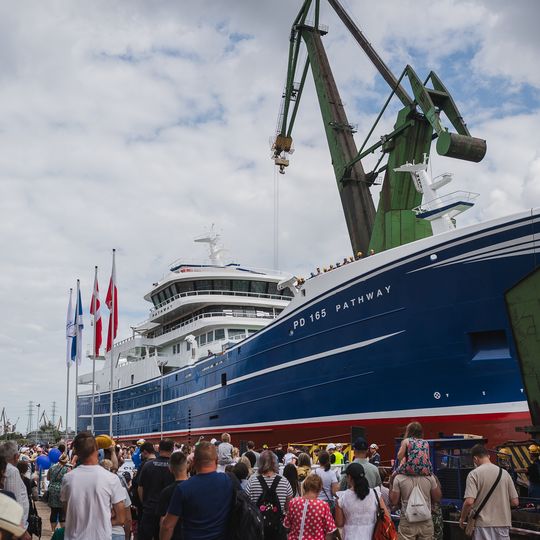 Wodowanie trawlera Pathway w Karstensen Shipyard Poland w Gdańsku