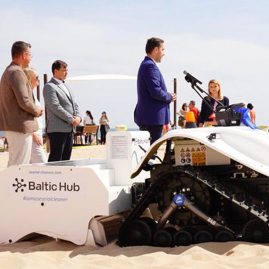 BeBot – nowoczesny robot sprzątający plażę w Gdańsku-Stogach