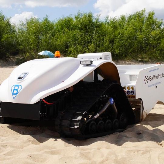 BeBot – nowoczesny robot sprzątający plażę w Gdańsku-Stogach