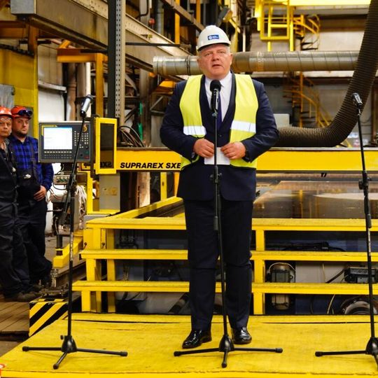 pierwsze cięcie stali na konstrukcje dla morskiej farmy wiatrowej Baltica 2