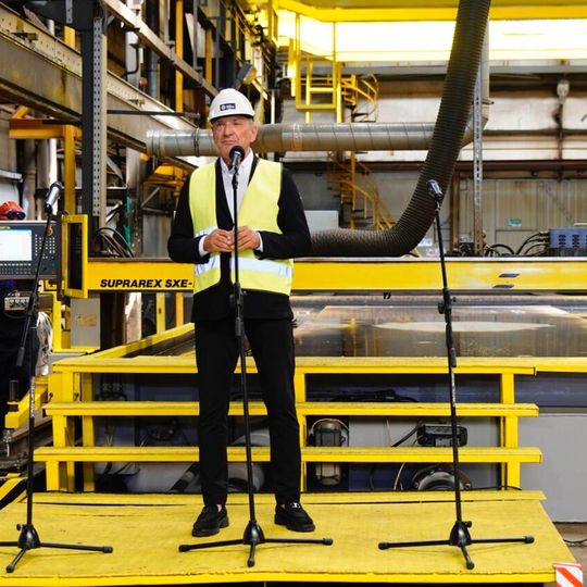 pierwsze cięcie stali na konstrukcje dla morskiej farmy wiatrowej Baltica 2