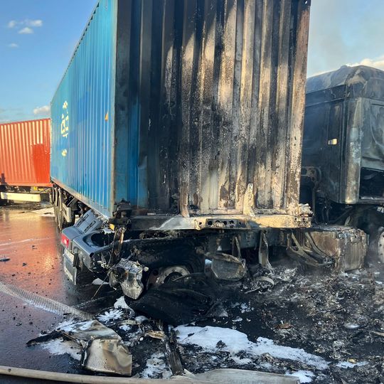 Tragiczny wypadek na A1 na wysokości Rombarku. Zginął kierowca, dwie osoby ranne