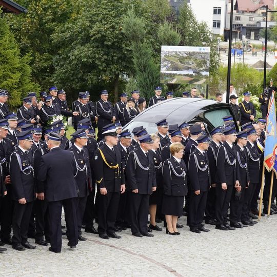 Sierakowice pożegnały bohatera. Pogrzeb strażaka Krystiana Dułaka