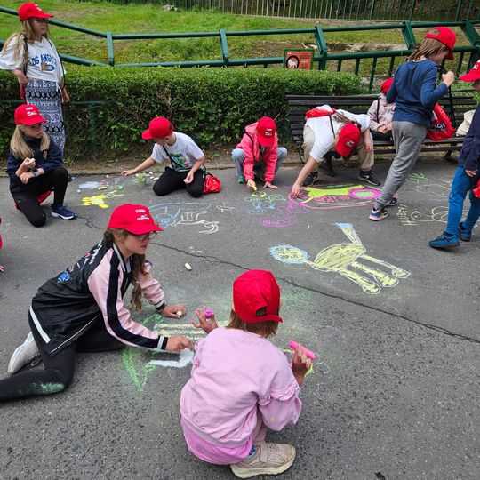 „Wakacyjne Misje Odkrywców – półkolonie z przygodą, pasją i ORLENEM”