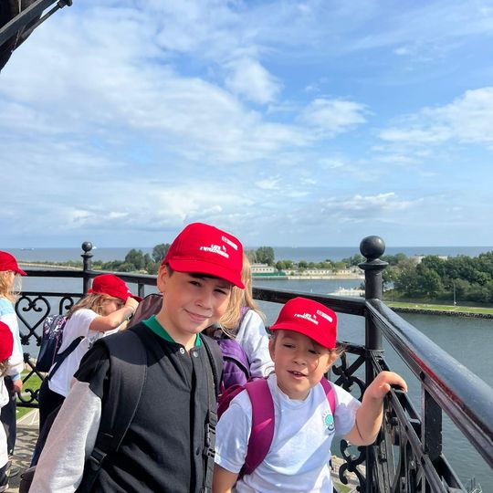 „Wakacyjne Misje Odkrywców – półkolonie z przygodą, pasją i ORLENEM”