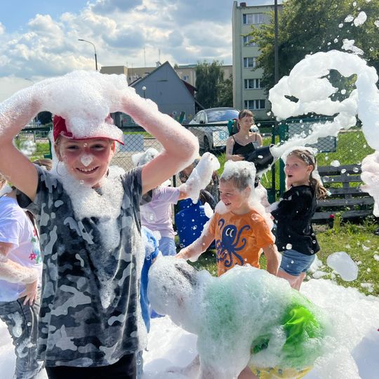 „Wakacyjne Misje Odkrywców – półkolonie z przygodą, pasją i ORLENEM”