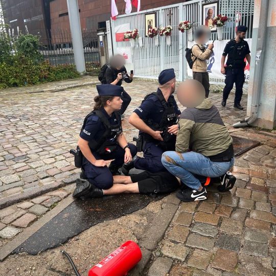 zatrzymanie wandali przy Bramie nr 2 Stoczni Gdańskiej