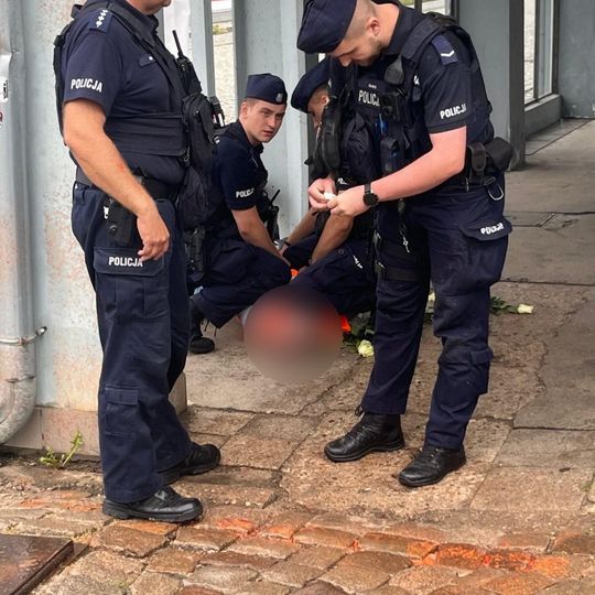 zatrzymanie wandali przy Bramie nr 2 Stoczni Gdańskiej