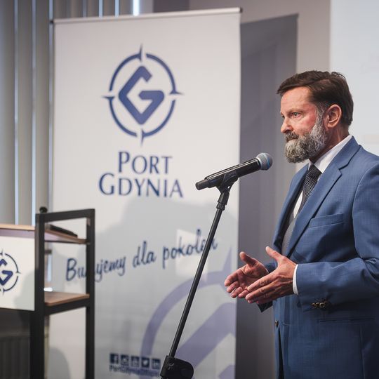 rozpoczęcie budowy terminalu intermodalnego w Porcie Gdynia