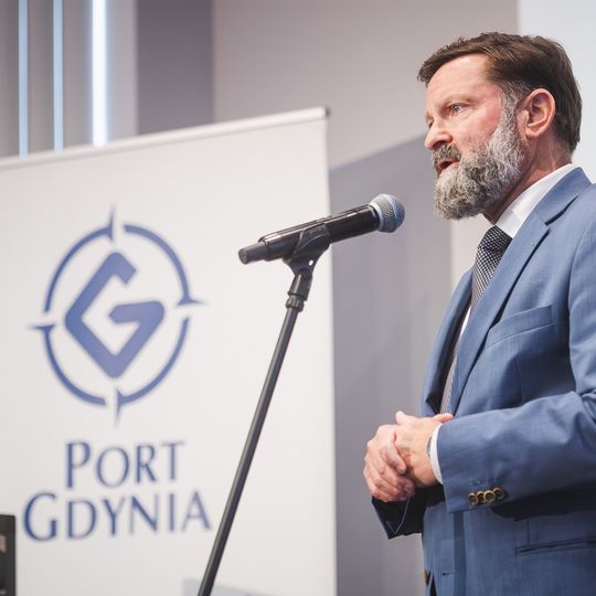 rozpoczęcie budowy terminalu intermodalnego w Porcie Gdynia