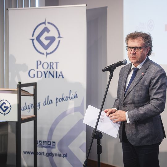 rozpoczęcie budowy terminalu intermodalnego w Porcie Gdynia