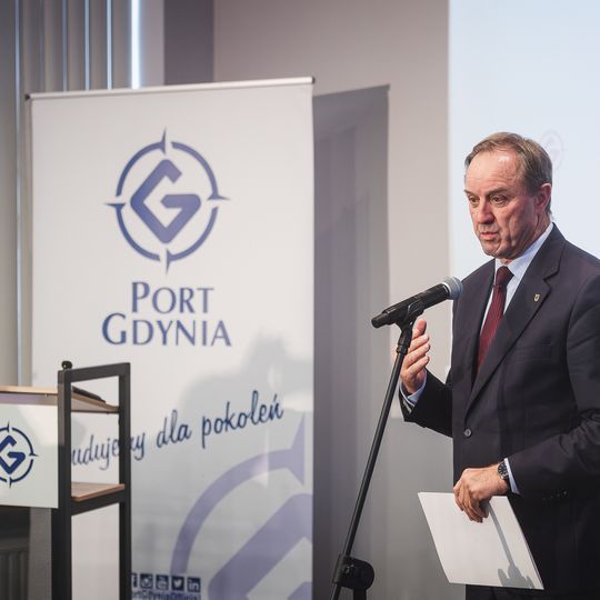 rozpoczęcie budowy terminalu intermodalnego w Porcie Gdynia