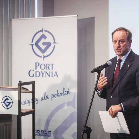 rozpoczęcie budowy terminalu intermodalnego w Porcie Gdynia