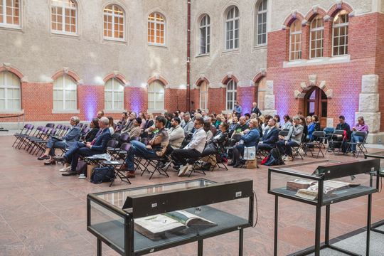 Konferencja „Dziedzictwo w sieci: digitalizacja w erze przemian”.