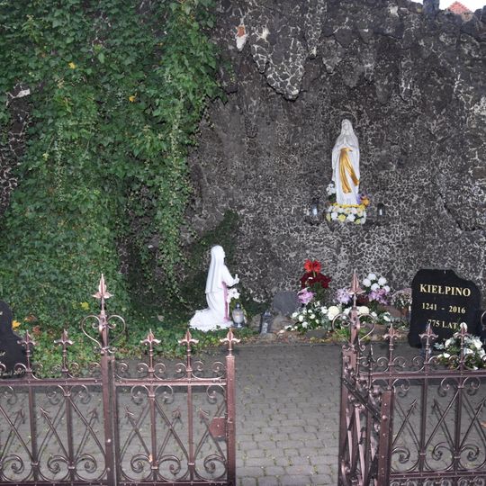 Grota Maryjna w Kiełpinie