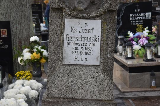 Zasłużeni dla powiatu i Kaszub. Spoczywają na kartuskich cmentarzach