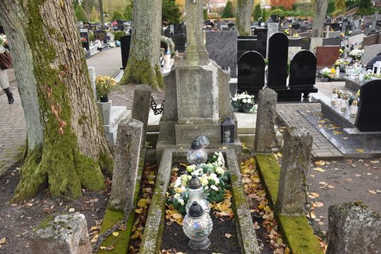 Zasłużeni dla powiatu i Kaszub. Spoczywają na kartuskich cmentarzach