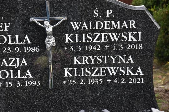 Zasłużeni dla powiatu i Kaszub. Spoczywają na kartuskich cmentarzach