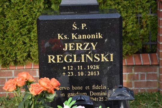 Zasłużeni dla powiatu i Kaszub. Spoczywają na kartuskich cmentarzach