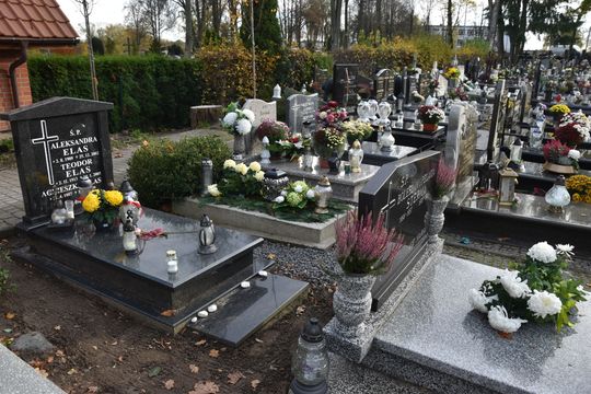 Zasłużeni dla powiatu i Kaszub. Spoczywają na kartuskich cmentarzach