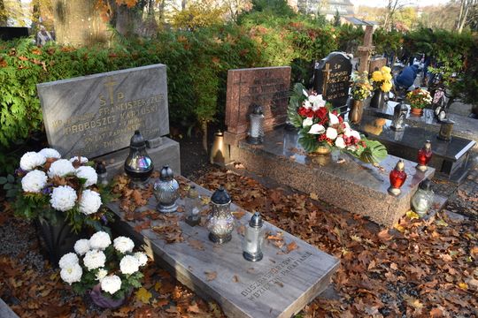 Zasłużeni dla powiatu i Kaszub. Spoczywają na kartuskich cmentarzach