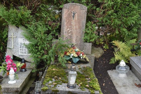 Zasłużeni dla powiatu i Kaszub. Spoczywają na kartuskich cmentarzach