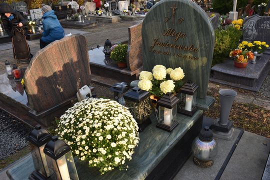 Zasłużeni dla powiatu i Kaszub. Spoczywają na kartuskich cmentarzach