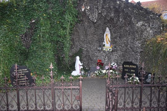 Grota Maryjna w Kiełpinie