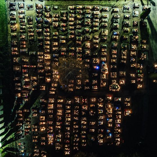 Wszystkich Świętych w Starej Kiszewie. Tysiące zniczy na cmentarzach