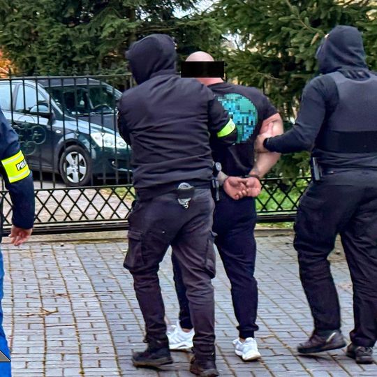 Rozbicie grupy pseudokibiców z Pomorza i Kujaw. Zobacz zdjęcia z akcji CBŚP