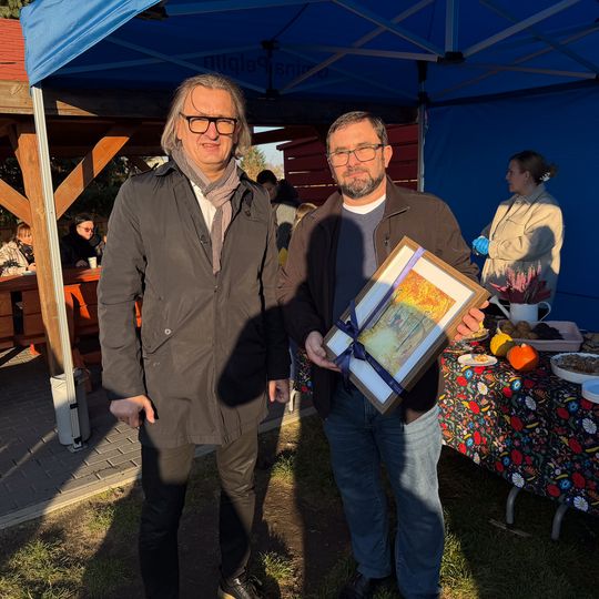 sadzenie Alei Jabłoni pamięci Mariusza Śledzia