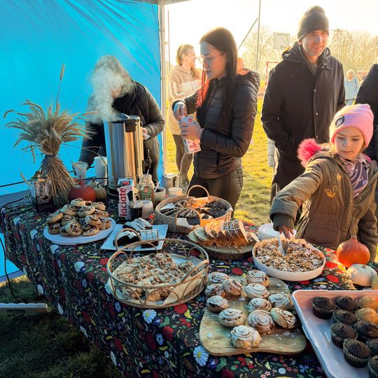 sadzenie Alei Jabłoni pamięci Mariusza Śledzia