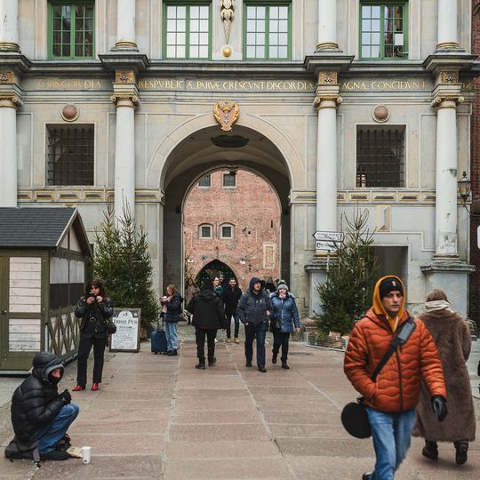 Gdańsk: Ogrodzenie Złotej Bramy zniknęło po czterech latach