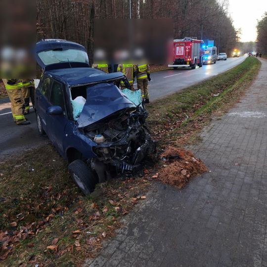 Czołowe zderzenie pod Wejherowem! Zobacz zdjęcia zniszczonych aut