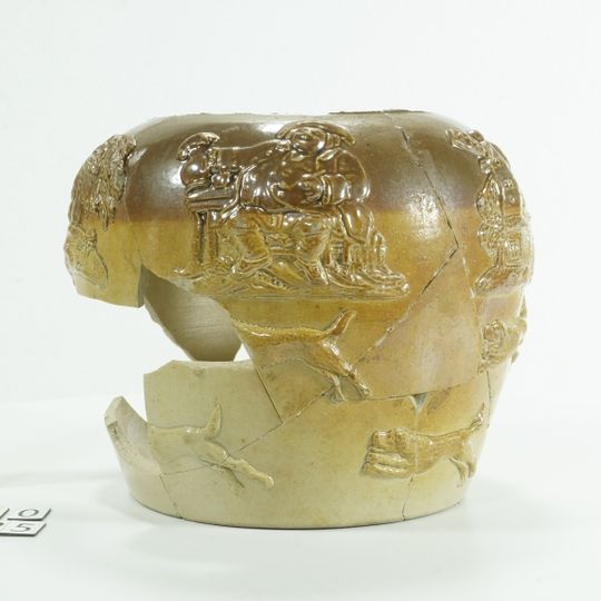 angielski dzban z końca XIX wieku znaleziony w warstwie śmieci z okresu kurortu