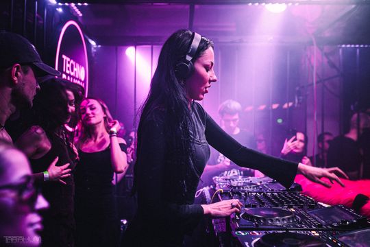 VTSS | Techno Balkon | Hala Olivia