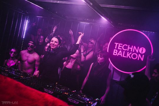VTSS | Techno Balkon | Hala Olivia