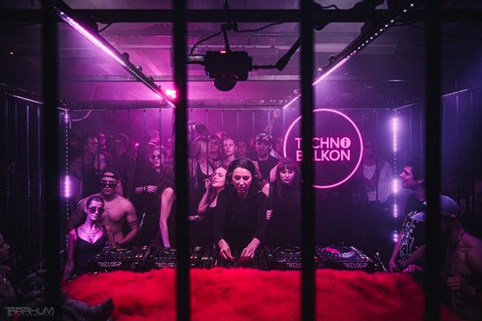 VTSS | Techno Balkon | Hala Olivia