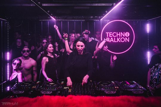 VTSS | Techno Balkon | Hala Olivia