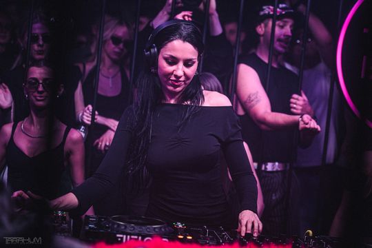 VTSS | Techno Balkon | Hala Olivia