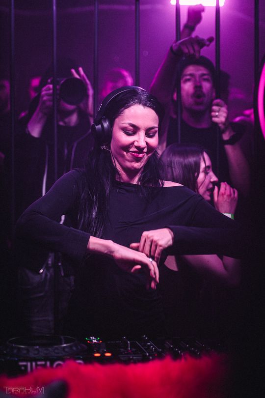 VTSS | Techno Balkon | Hala Olivia