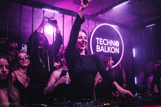 VTSS | Techno Balkon | Hala Olivia