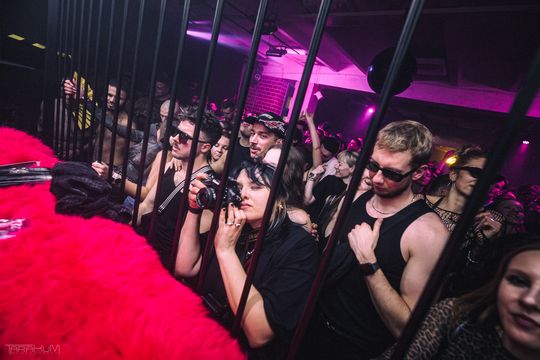 VTSS | Techno Balkon | Hala Olivia