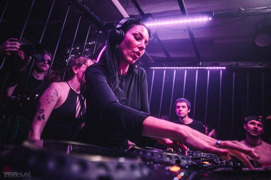 VTSS | Techno Balkon | Hala Olivia