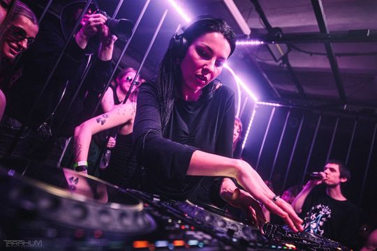 VTSS | Techno Balkon | Hala Olivia