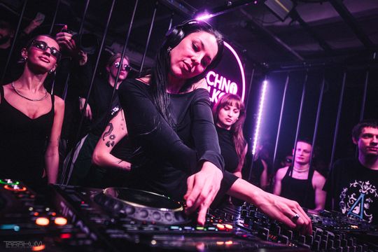 VTSS | Techno Balkon | Hala Olivia